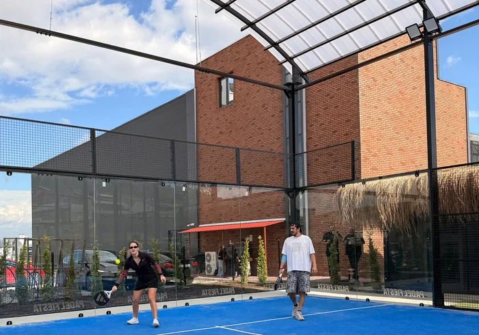 ana sf slider1 padel
